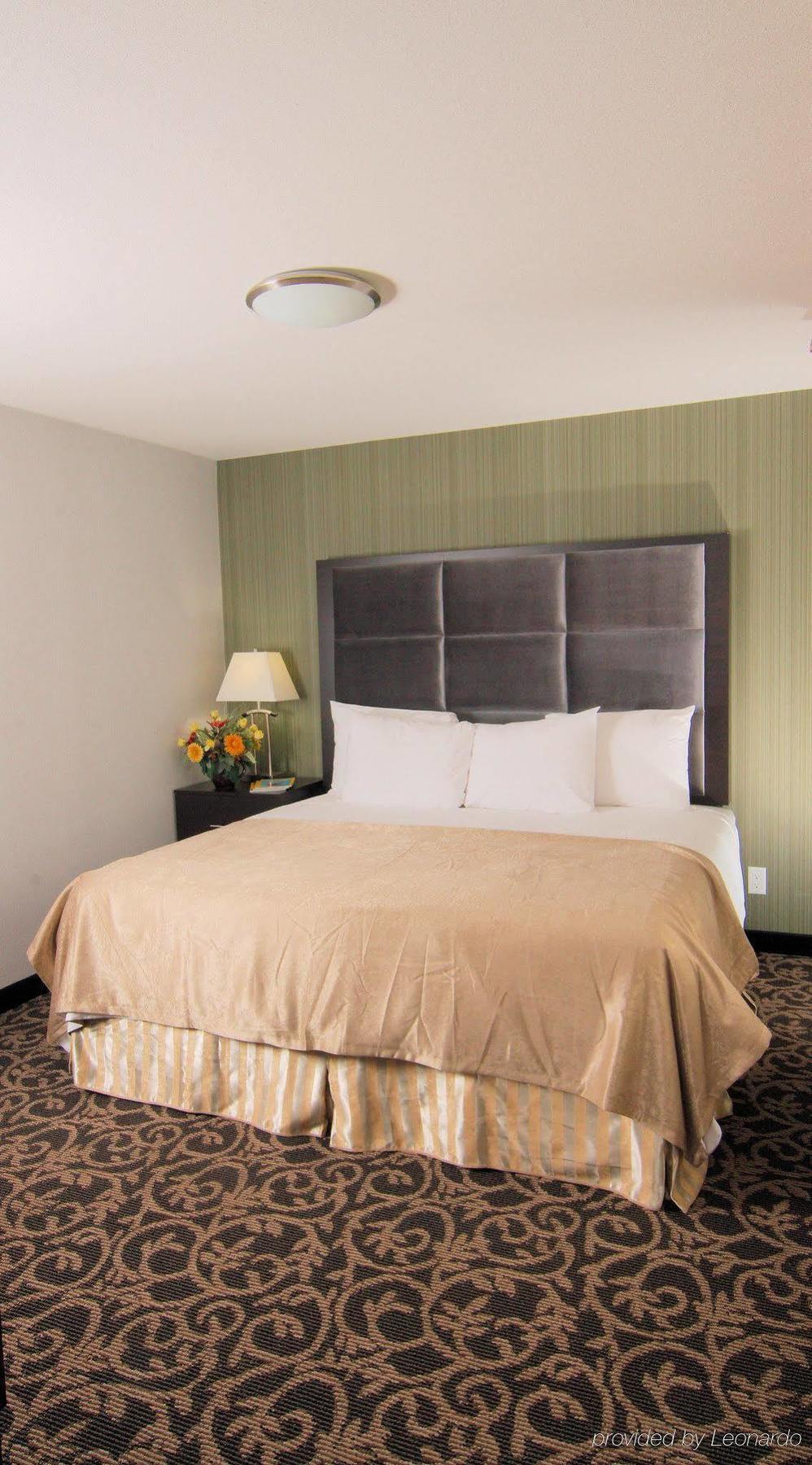 Paradise Inn And Suites Redwater Екстериор снимка