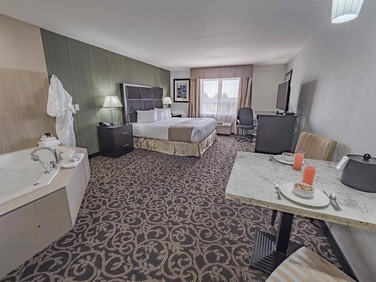 Paradise Inn And Suites Redwater Екстериор снимка